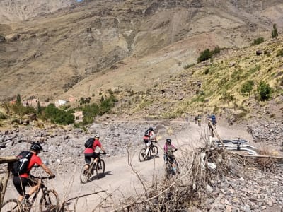 Excursión de un día en bicicleta eléctrica de montaña desde Marrakech al Atlas