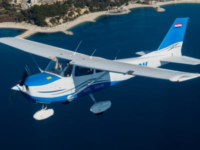 Vuelo panorámico sobre la región de Split desde el aeropuerto de Sinj