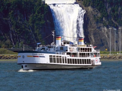 Guided cruise on the St. Lawrence River in Quebec City
