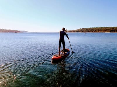 Balade en SUP dans la lagune d'Albufeira près de Lisbonne