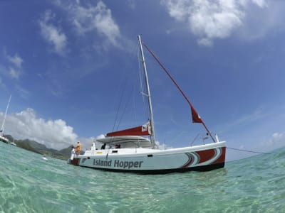 Katamaranfahrt zur Ile aux Cerfs von Pointe Jerome in Mahebourg, Mauritius