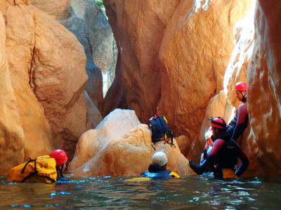 Excursion de barranquismo en el Barranco de la Peonera en la Sierra de Guara, Huesca