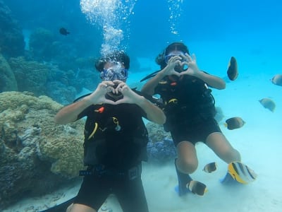 Romantischer erster Tauchgang auf Bora Bora