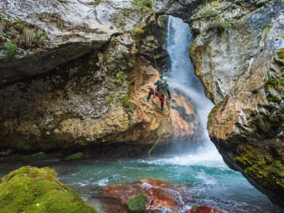 Canyoning dans la rivière Gondo, près de Brigue