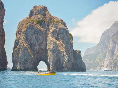 Bootstour durch die Höhlenwandern auf der Insel Capri