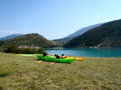 Alquiler de canoas-kayak en el lago de Castillon, en el Verdon