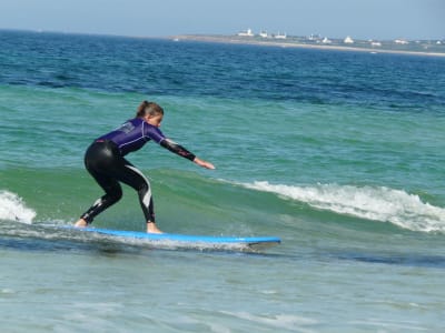 Surfing course in Plouhinec