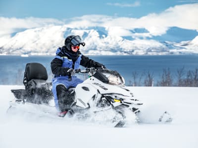 Excursión en moto de nieve por los Alpes de Lyngen desde Tromsø