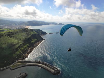 Tandem-Gleitschirmfliegen in Zarautz, in der Nähe von San Sebastian