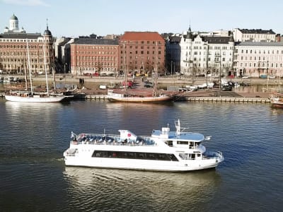 Abendliche Bootstour durch die Schären von Helsinki