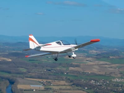 Erster Flug mit einem Ultraleichtflugzeug in der Nähe von Toulouse