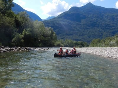 Medio día de aventura en canoa de rafting para principiantes en el Tesino