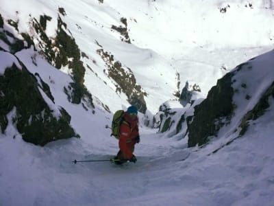 Backcountry steep skiing day trip in Chamonix