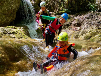 Iniciación al barranquismo en el torrente Rio Nero, Val di Ledro, Lago de Garda