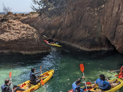 Geführte Kajaktour und Schnorcheln an der Costa Brava ab Barcelona