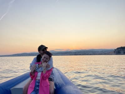 Bootsfahrt bei Sonnenuntergang nach Saint-Jean-Cap-Ferrat, Schnorcheln und Verkostung von Nizza-Spezialitäten