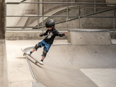 Skateboarding lesson at EGP 18 skatepark, Paris 18th