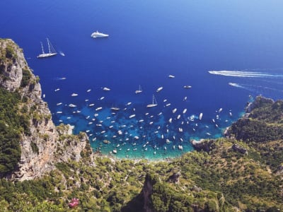 Crucero costero y excursión de snorkel en la isla de Capri