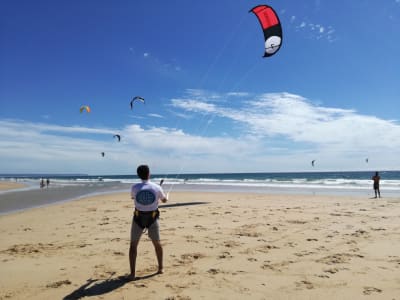 Kitesurfing-Kurse und Erlebnisse in Lissabon