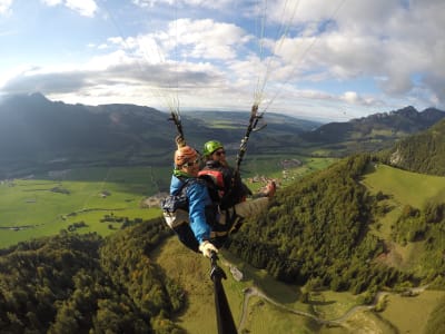 Tandem paragliding flight in Val-de-Charmey, Gruyère