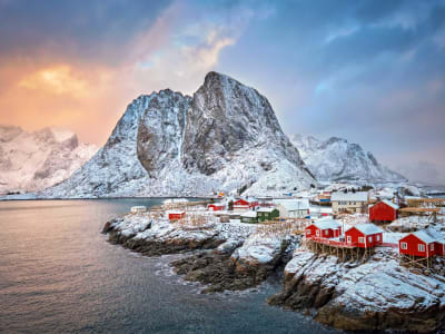 Excursion photographique hivernale à Henningsvær et à la plage de Haukland dans les Lofoten au départ de Svolvær