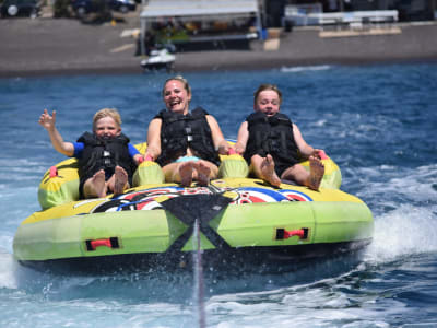 Water Tubing vom Perivolos Strand in Santorin