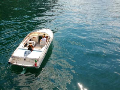 Excursion en bateau privé avec apéritif au départ de Côme, lac de Côme