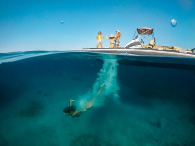 Crucero privado en barco a las islas Delos y Rhenia en Mykonos