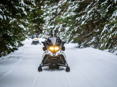 Motorschlittentouren auf dem Mont Catherine in den Laurentiden