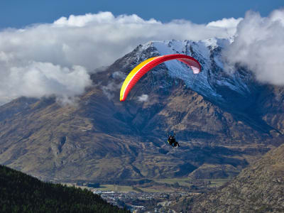 Parapente biplaza desde el Monte Tamaro en el Tesino