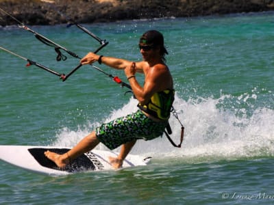 Private and semi private beginners kitesurfing course in Corralejo