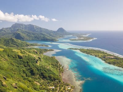 Microlight flight over Huahine