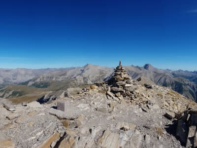 Senderismo aéreo privativo en las cumbres del Mercantour desde Allos