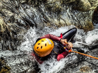 Descente du canyon du Gourg des Anelles à Céret dans les Pyrénées-Orientales