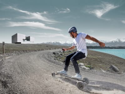 Fahrt mit dem Elektro-Skateboard in der nordischen Domäne von La Féclaz