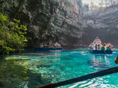 Melissani Lake and Myrtos Beach Sightseeing Tour in Kefalonia