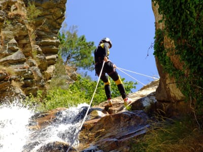 Barranquismo de iniciación en el Parque Natural de la Garrotxa, en Girona