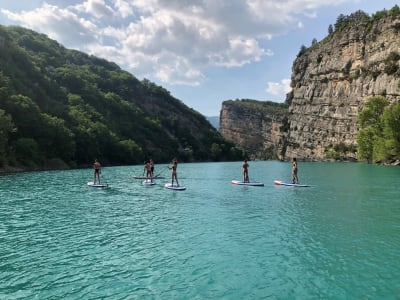 Jumps Paddle on Lac Castillon in the Verdon valley