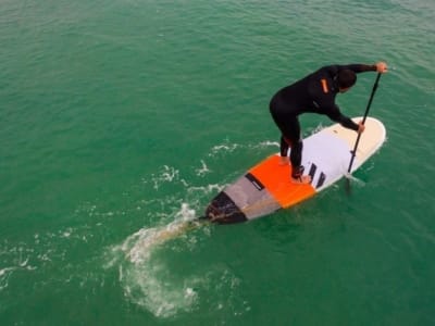 Location de Stand Up Paddle sur la plage de la baie d'Ialysos à Rhodes