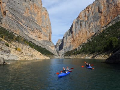 Trekking and kayaking excursion in the Canelles Reservoir near Lerida