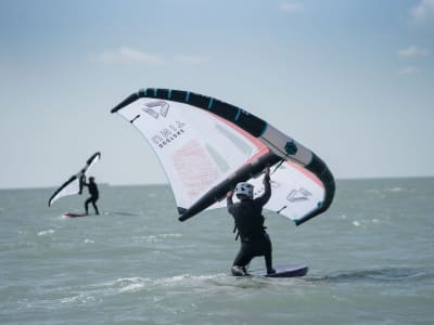 Cours de wingfoil à Aytré près de La Rochelle