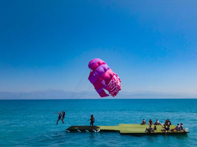 Parasailing-Flüge in Sidari Beach, Nord-Korfu