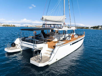 Excursión en catamarán desde la bahía de Ammoudi, Oia (Santorini)