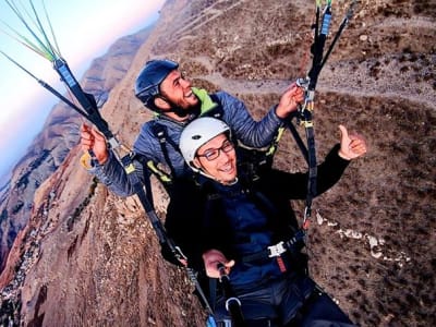 Parapente au dessus du plateau de Kik depuis Marrakech, Maroc