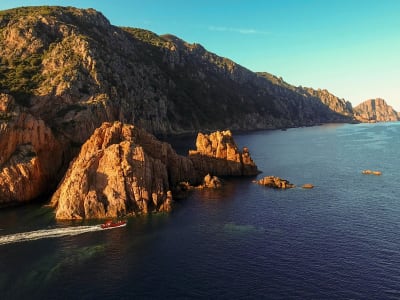 Paseo en barco por las calas de Piana desde Oporto, Córcega