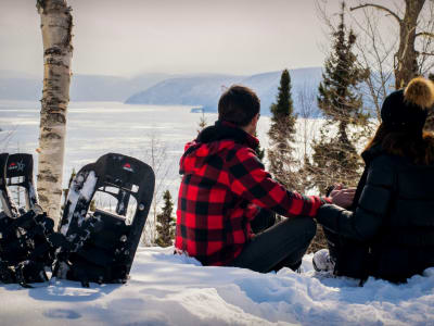 Excursión con raquetas de nieve por el fiordo de Saguenay, cerca de Tadoussac