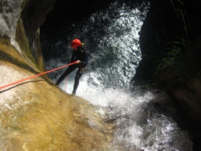 Sportliches Canyoning auf dem Chalamy Wildbach bei Aosta