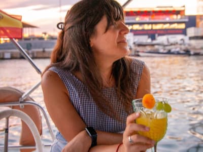 Paseo en barco por Barcelona y taller de sangría desde el Puerto de Barcelona