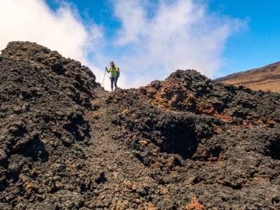 Wandern abseits des Weges auf dem Vulkan Piton de la Fournaise