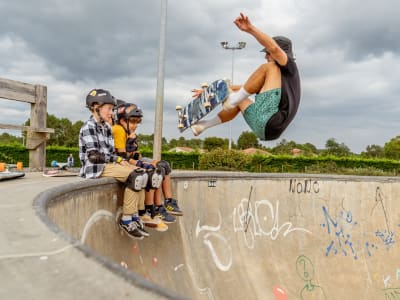 Skateboarding and longboarding lessons in Moliets et Maa